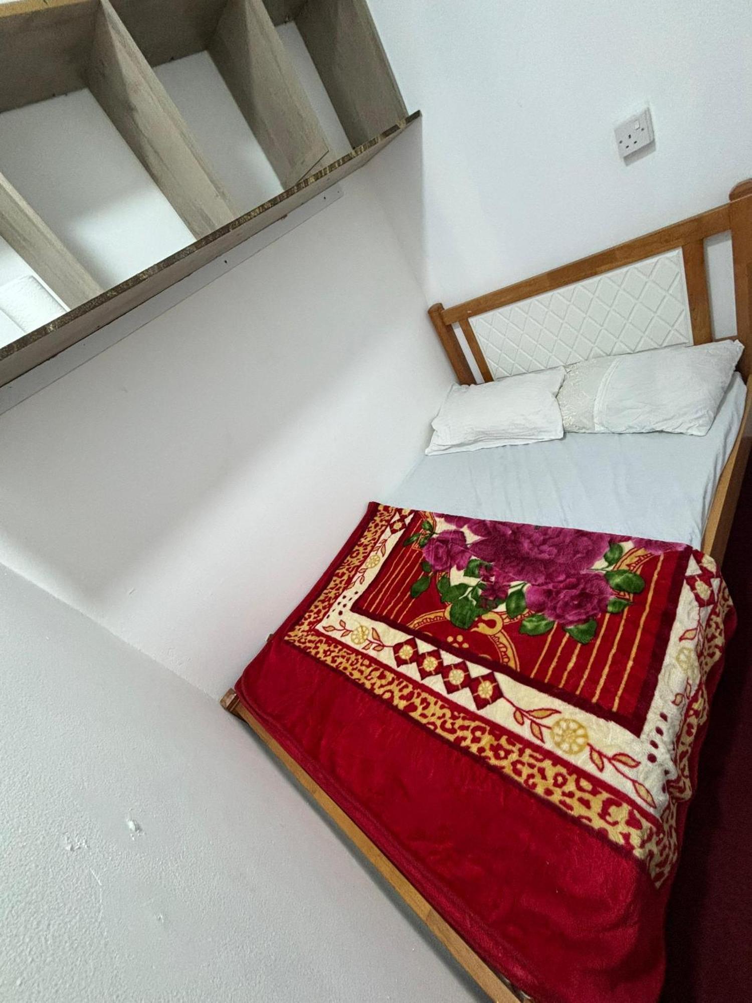 Dubai Hostel, Bedspace And Backpackers Exterior photo